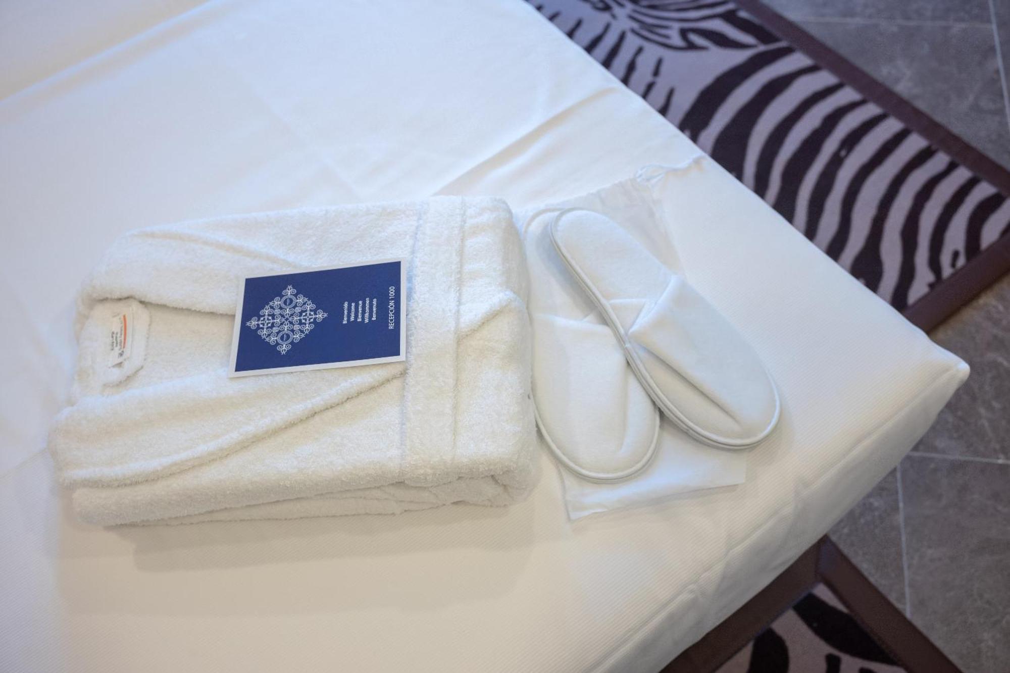 Hotel Admiral San Roque Bagian luar foto