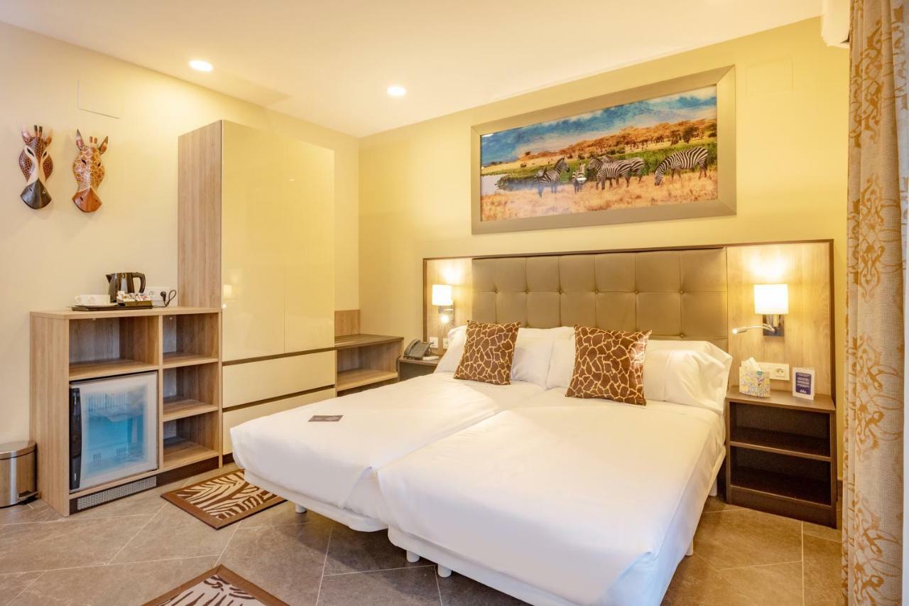 Hotel Admiral San Roque Bagian luar foto
