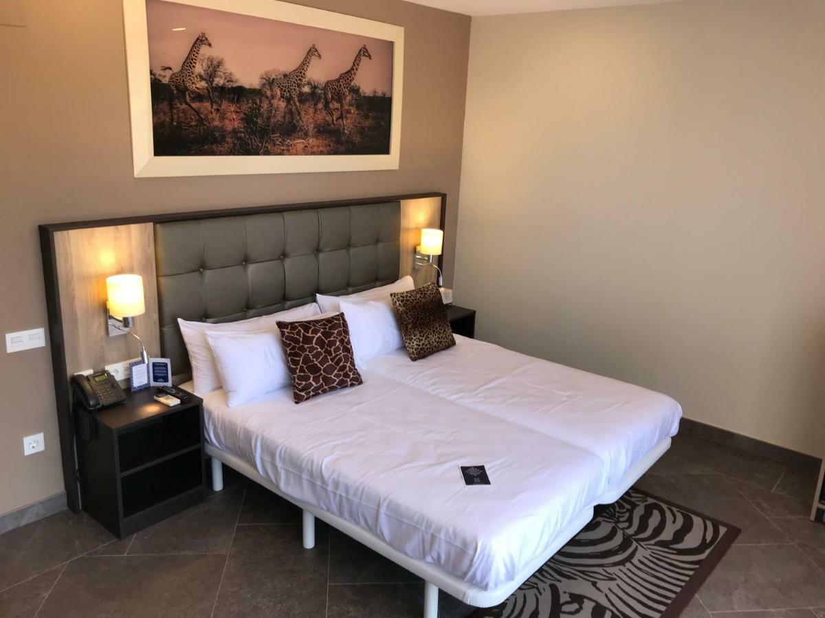 Hotel Admiral San Roque Bagian luar foto